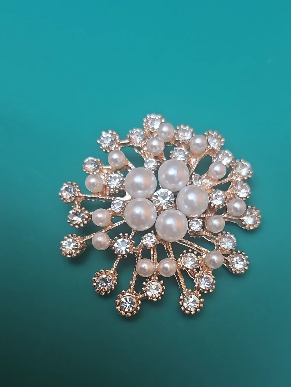 Elegant Pearl and Crystal Burst Brooch - Gold Tone